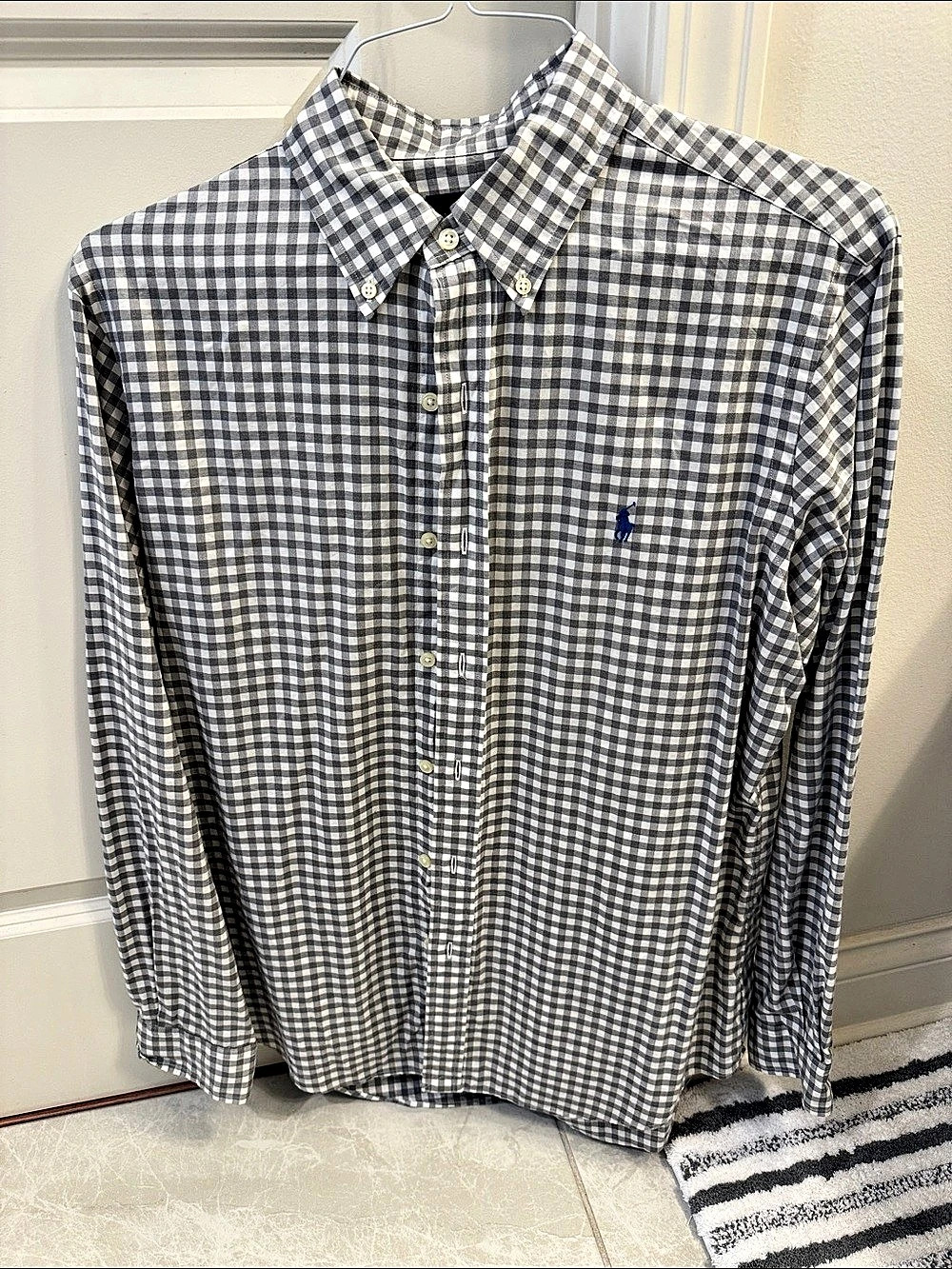 Ralph Lauren Classic Fit Checkered Button Down in Gray & White Size Medium